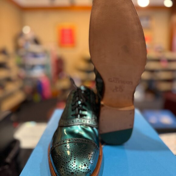 JOHN FLUEVOG - GATEWAY "BRANDENBURG" - GREEN METALLIC - M8.5/W10.5 (FITS M8/W10) - Picture 4 of 4